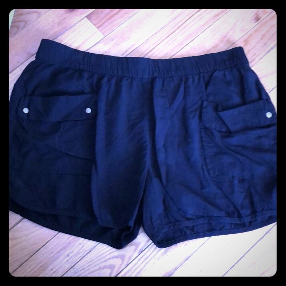 Black GAP shorts size medium